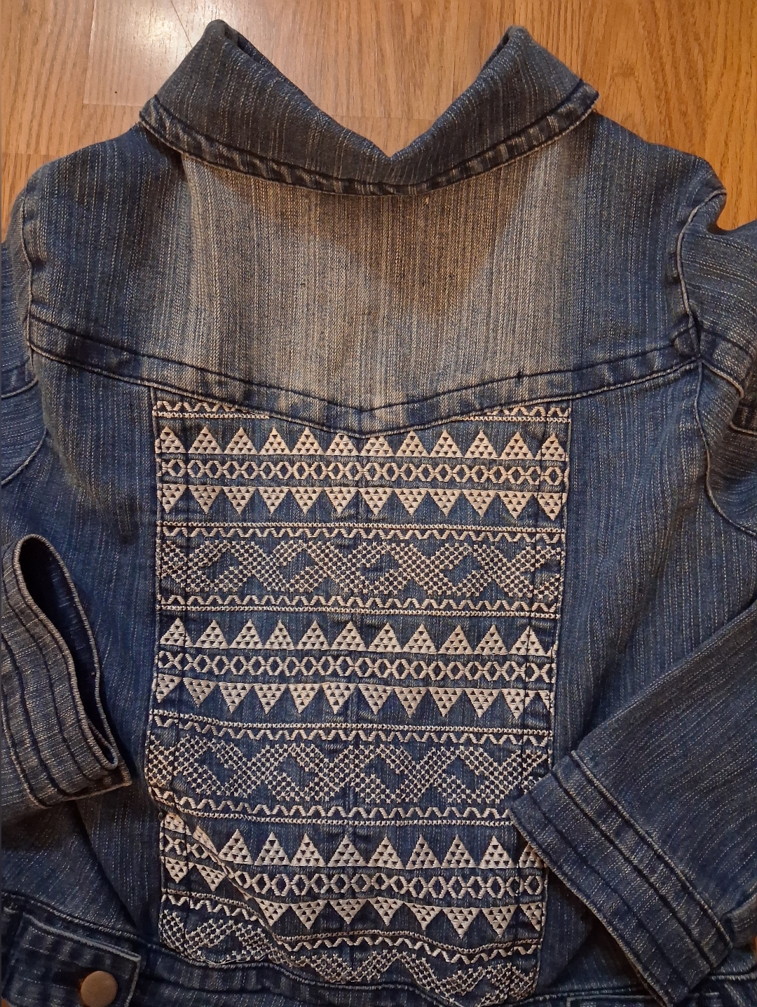 Thread & Supply Denim Jacket With White Embroidery. Womens. Size Medium. — image 6 of 8